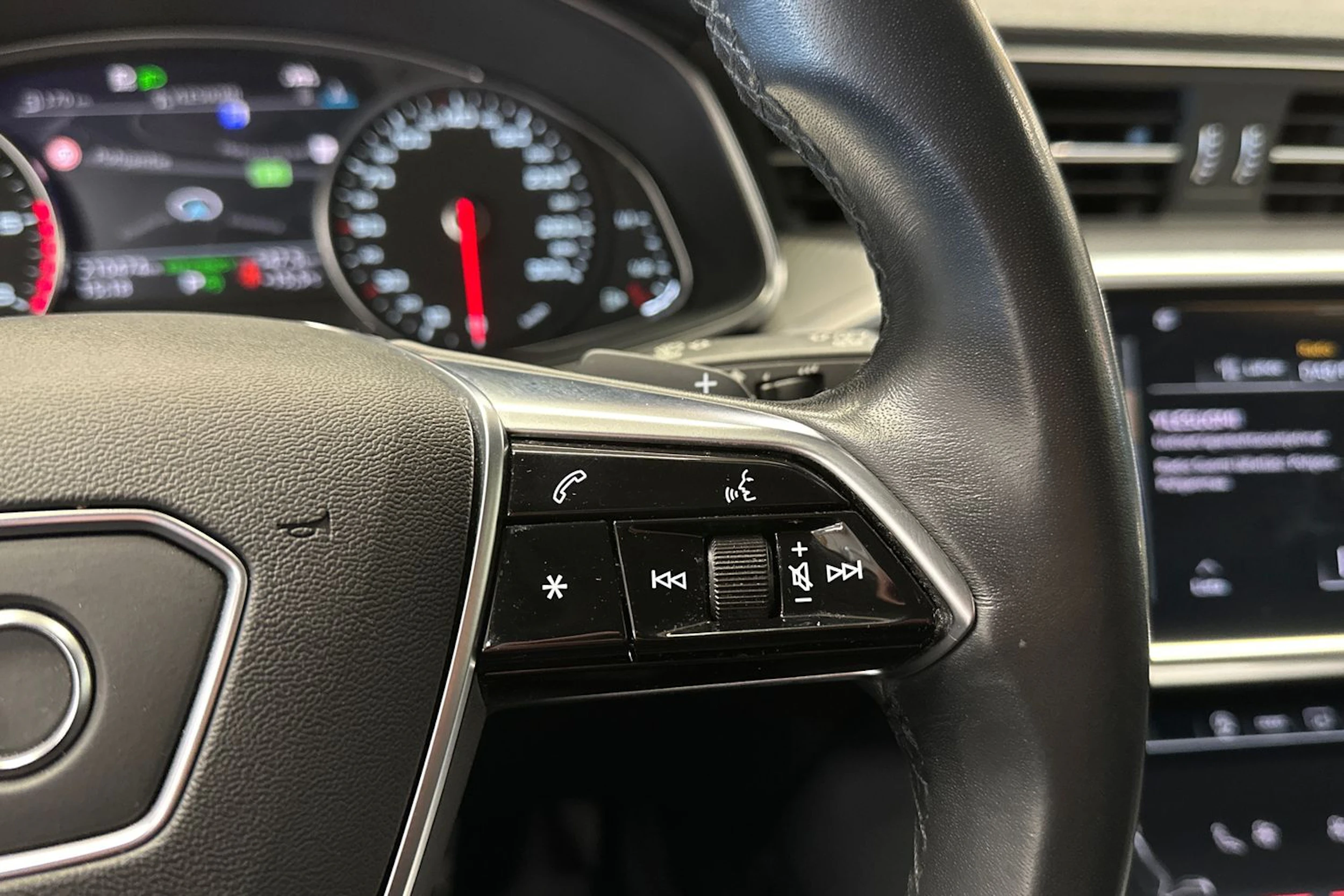 musta Audi A6 2021 kuva 30.