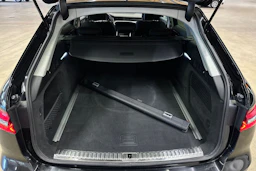 musta Audi A6 2021 kuva 34.