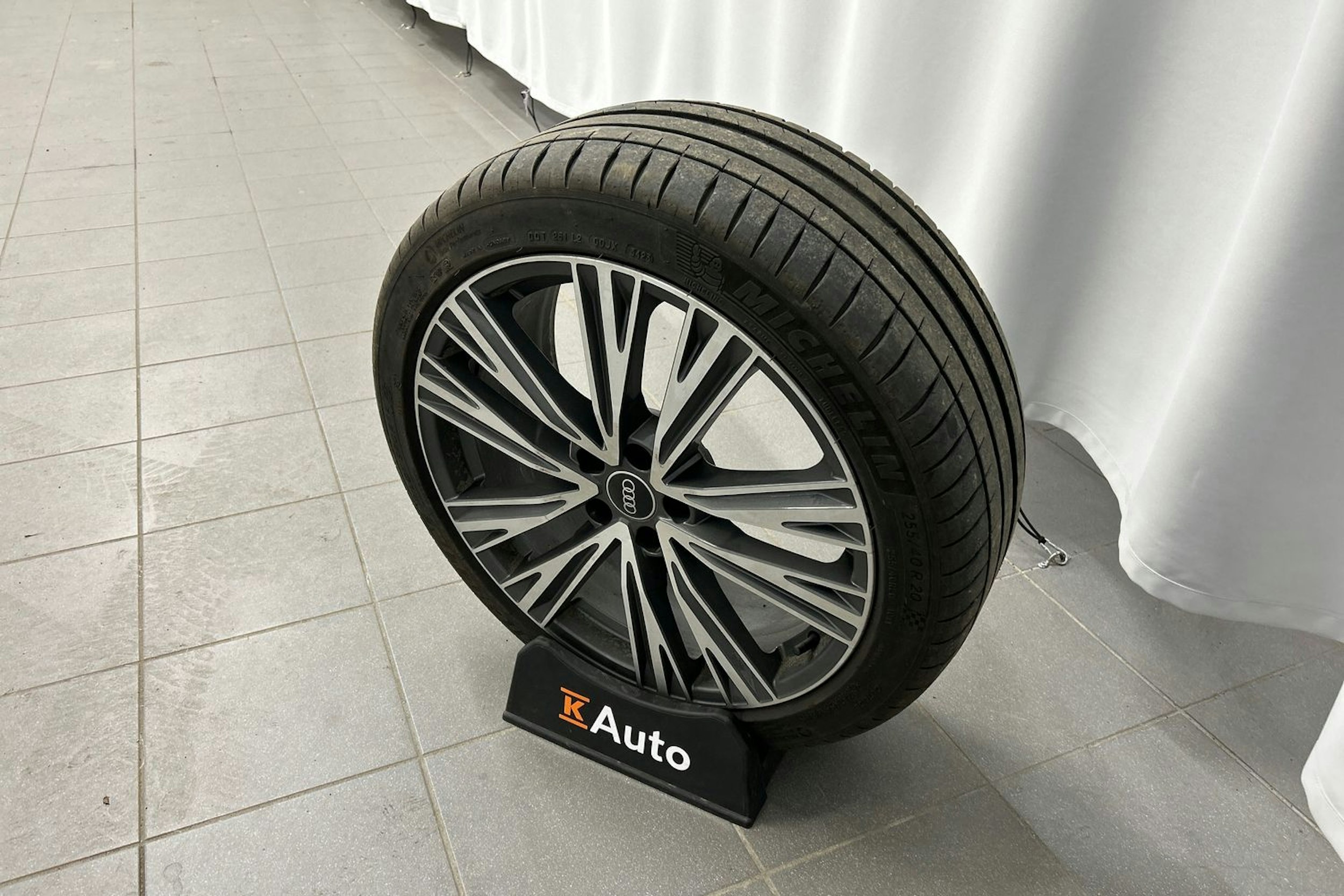 musta Audi A6 2022 kuva 18.