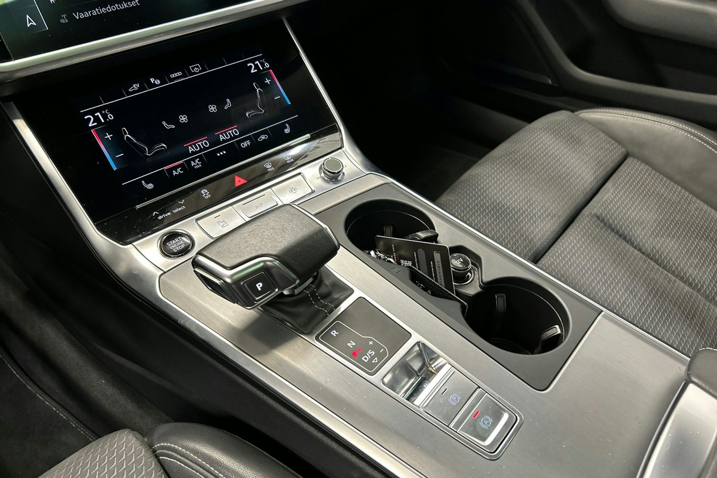 musta Audi A6 2022 kuva 29.