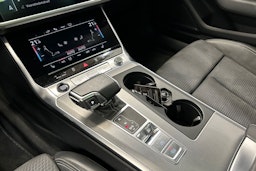 musta Audi A6 2022 kuva 29.