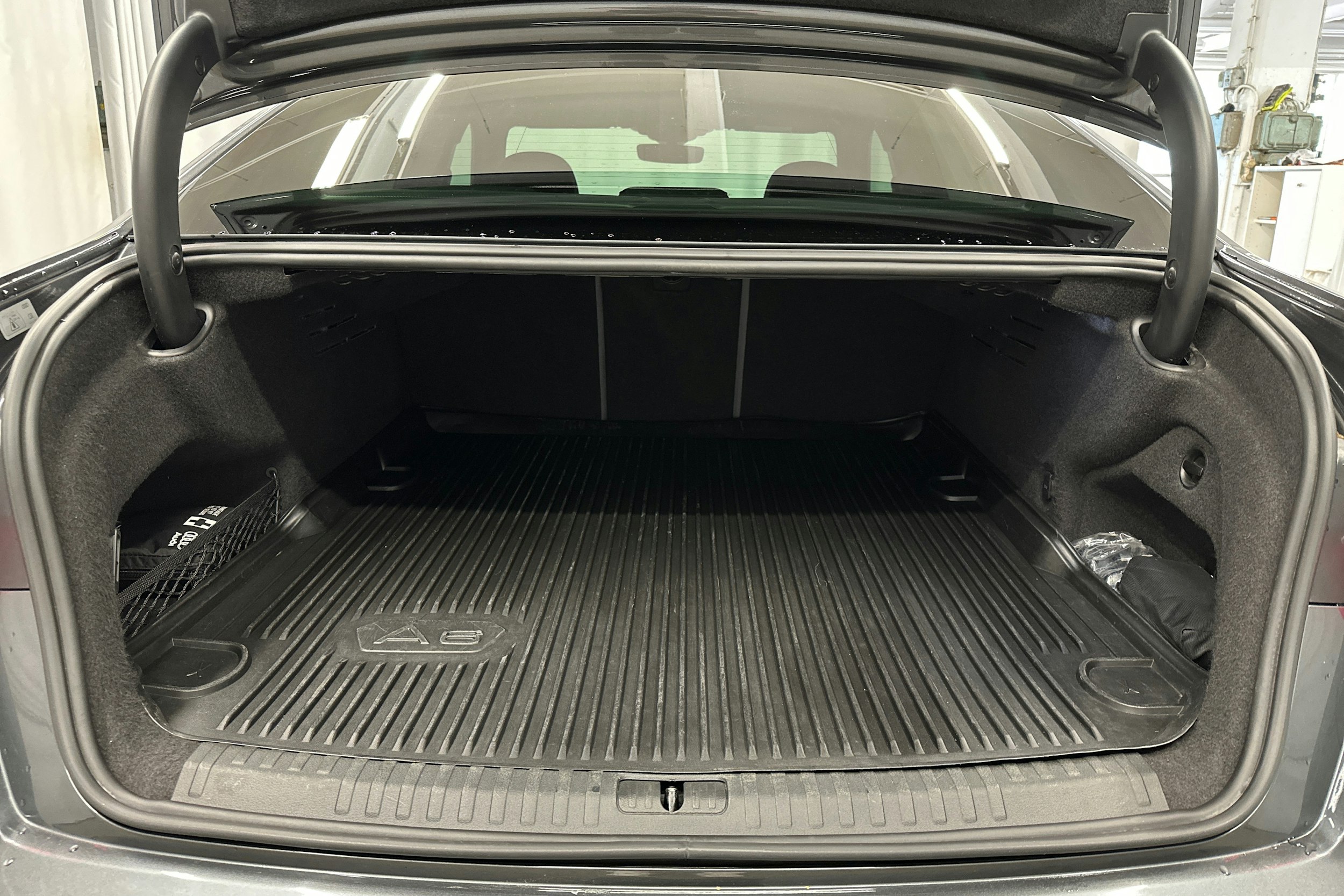 harmaa Audi A6 2022 kuva 14.