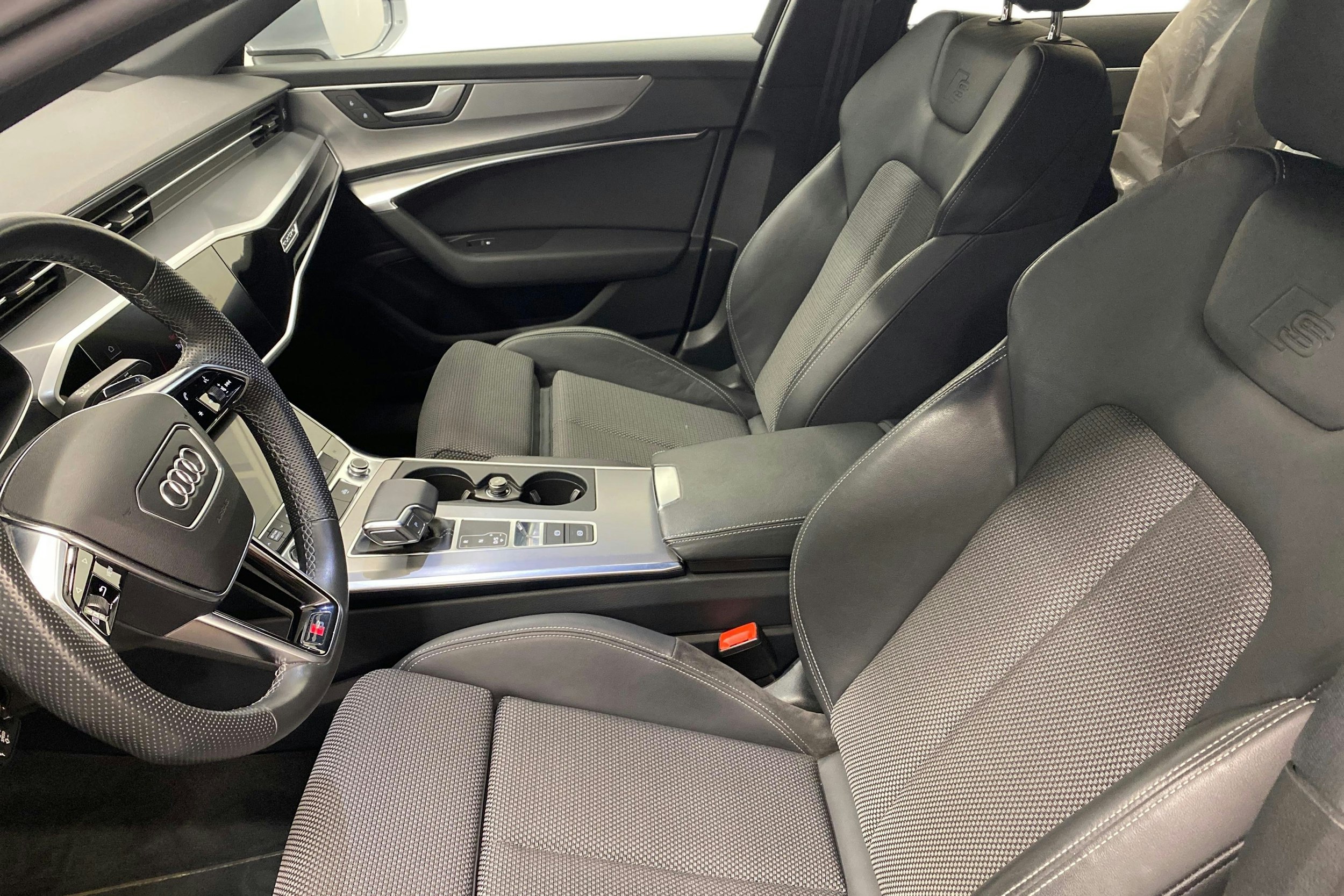 Hopea Audi A6 2021 kuva 10.