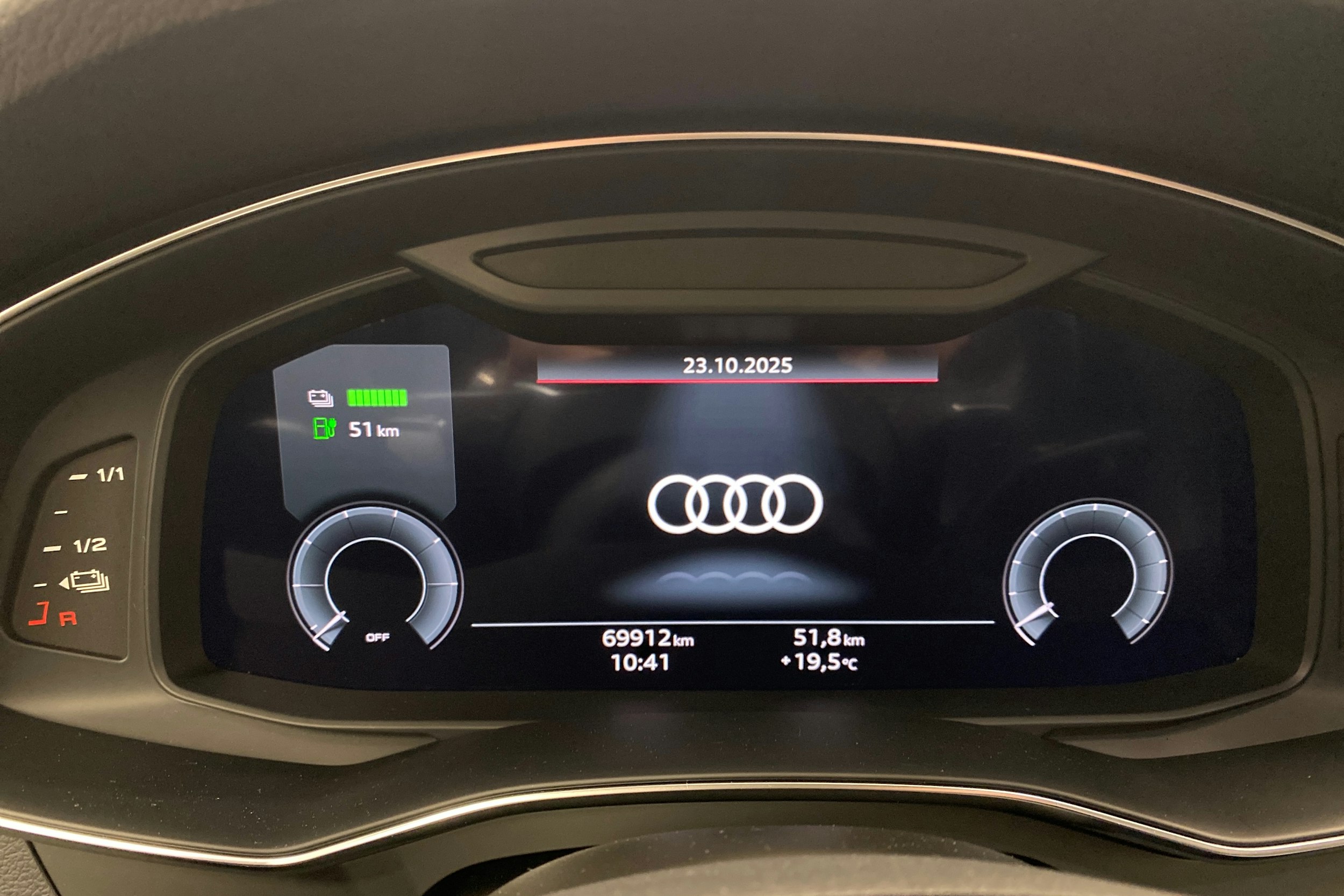 Hopea Audi A6 2021 kuva 14.