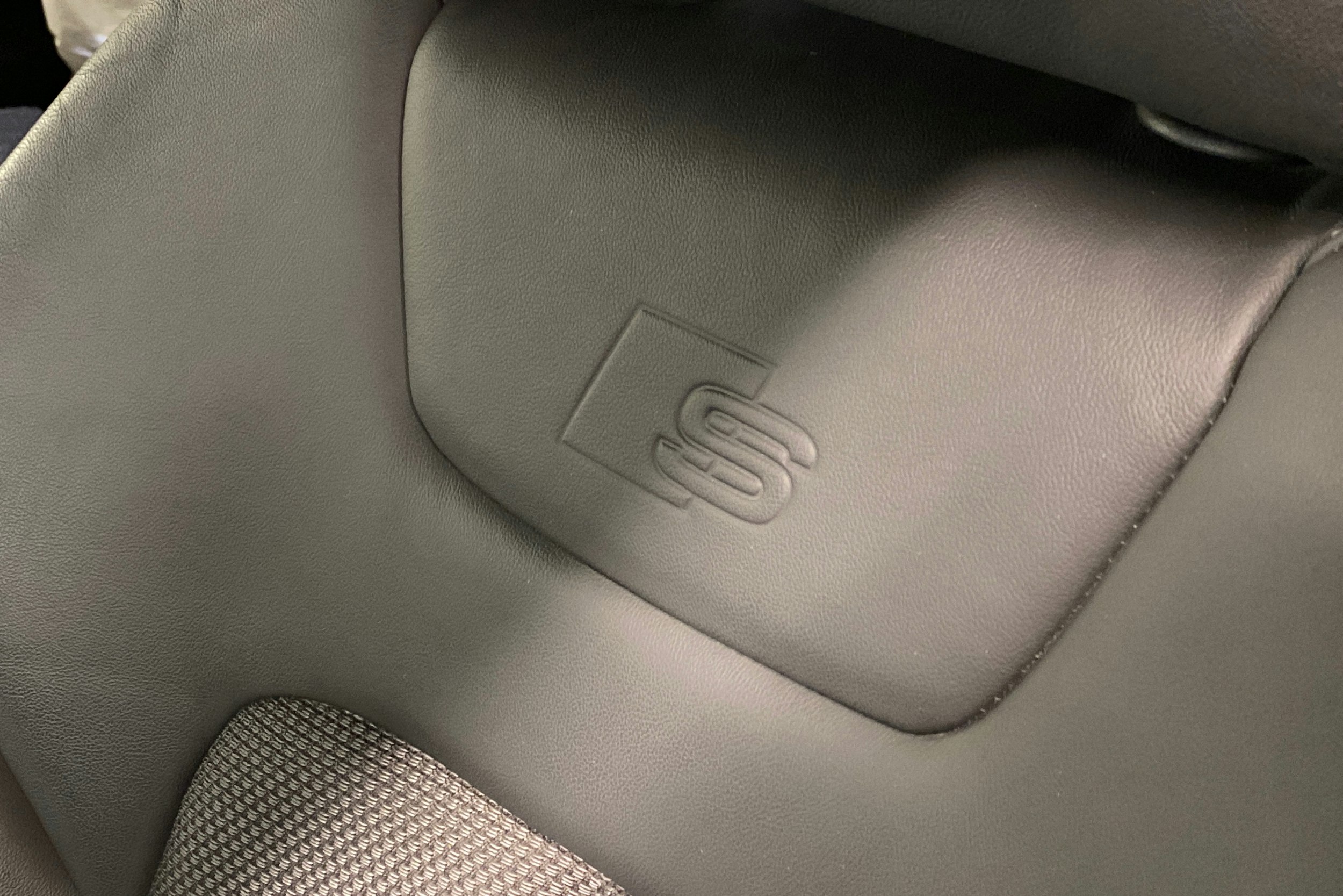 Hopea Audi A6 2021 kuva 21.