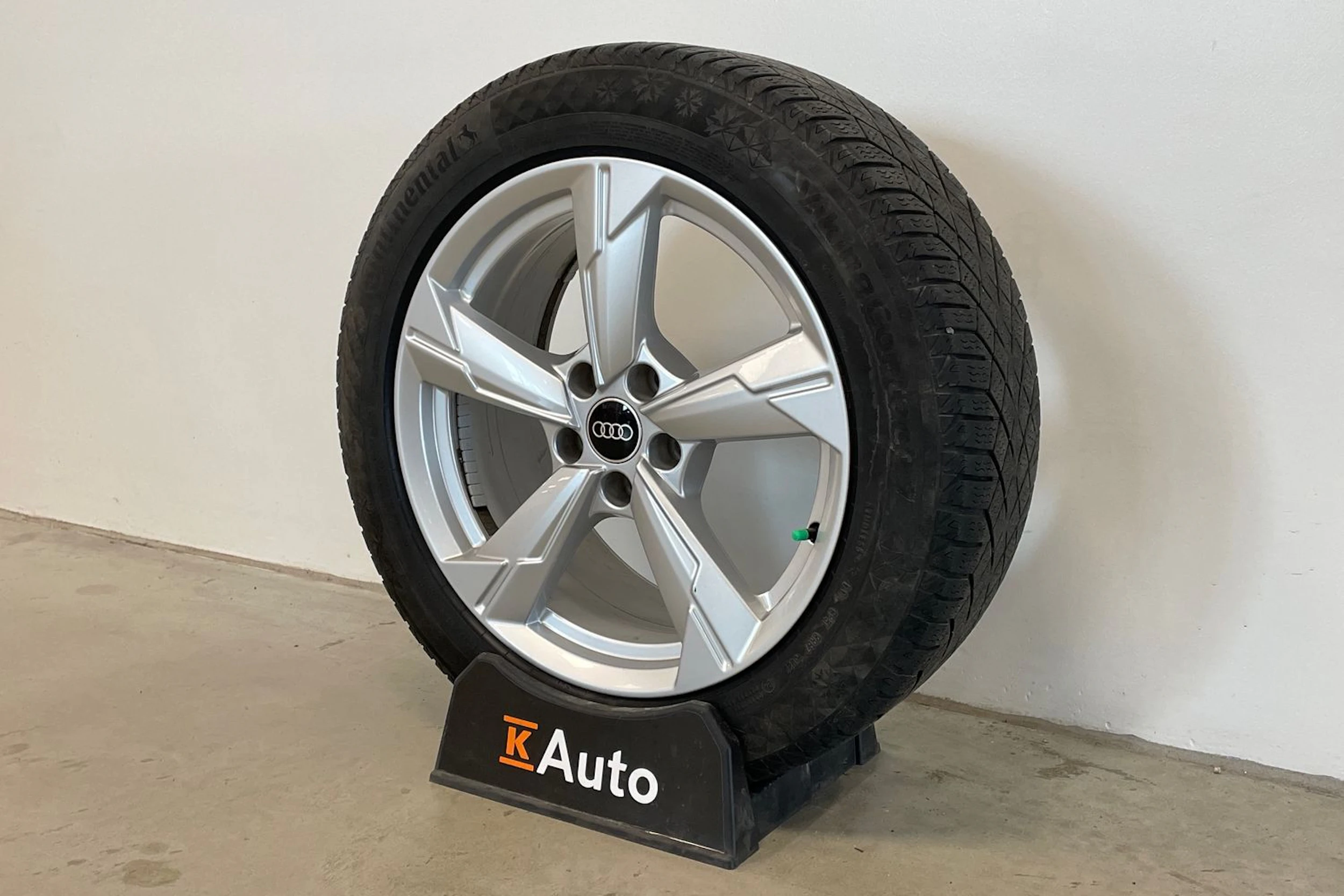 valkoinen Audi A6 2022 kuva 10.