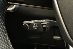 valkoinen Audi A6 2022 kuva 16.