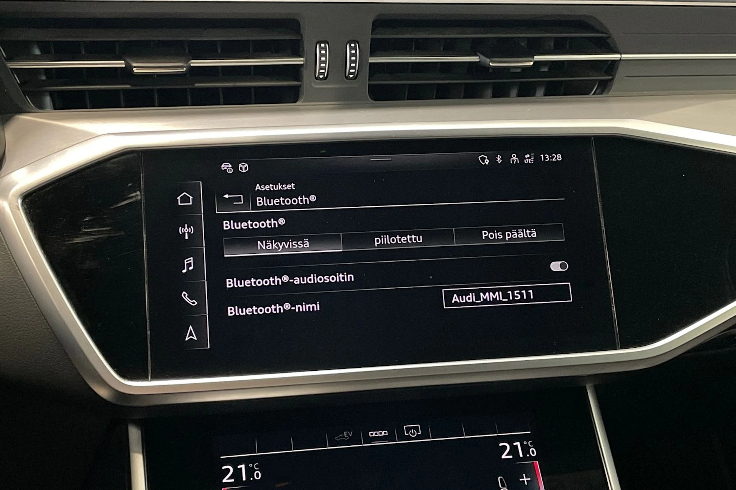 valkoinen Audi A6 2022 kuva 18.