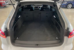 valkoinen Audi A6 2022 kuva 28.