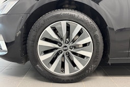 musta Audi A6 2022 kuva 11.