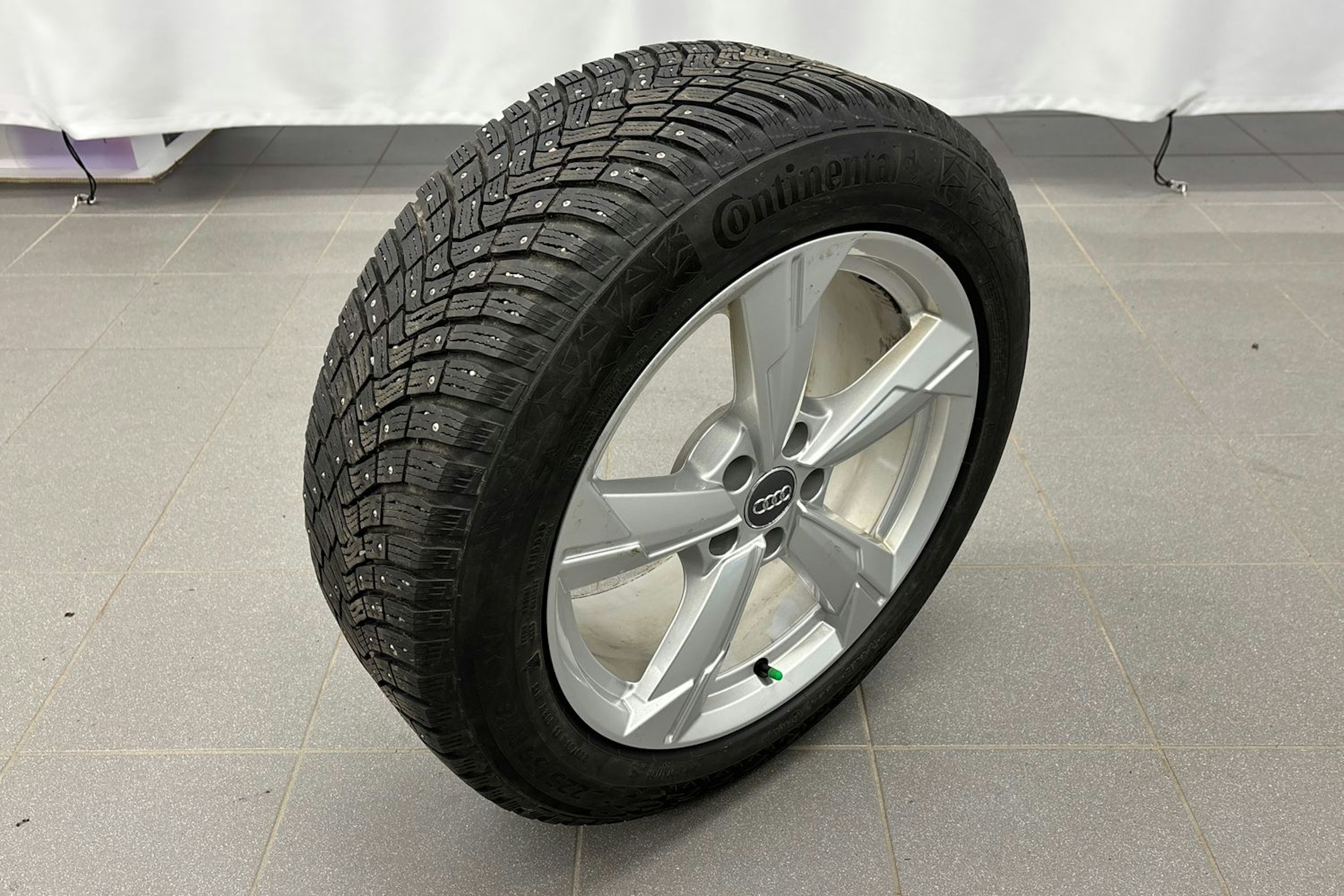 musta Audi A6 2022 kuva 13.