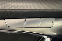 musta Audi A6 2022 kuva 20.