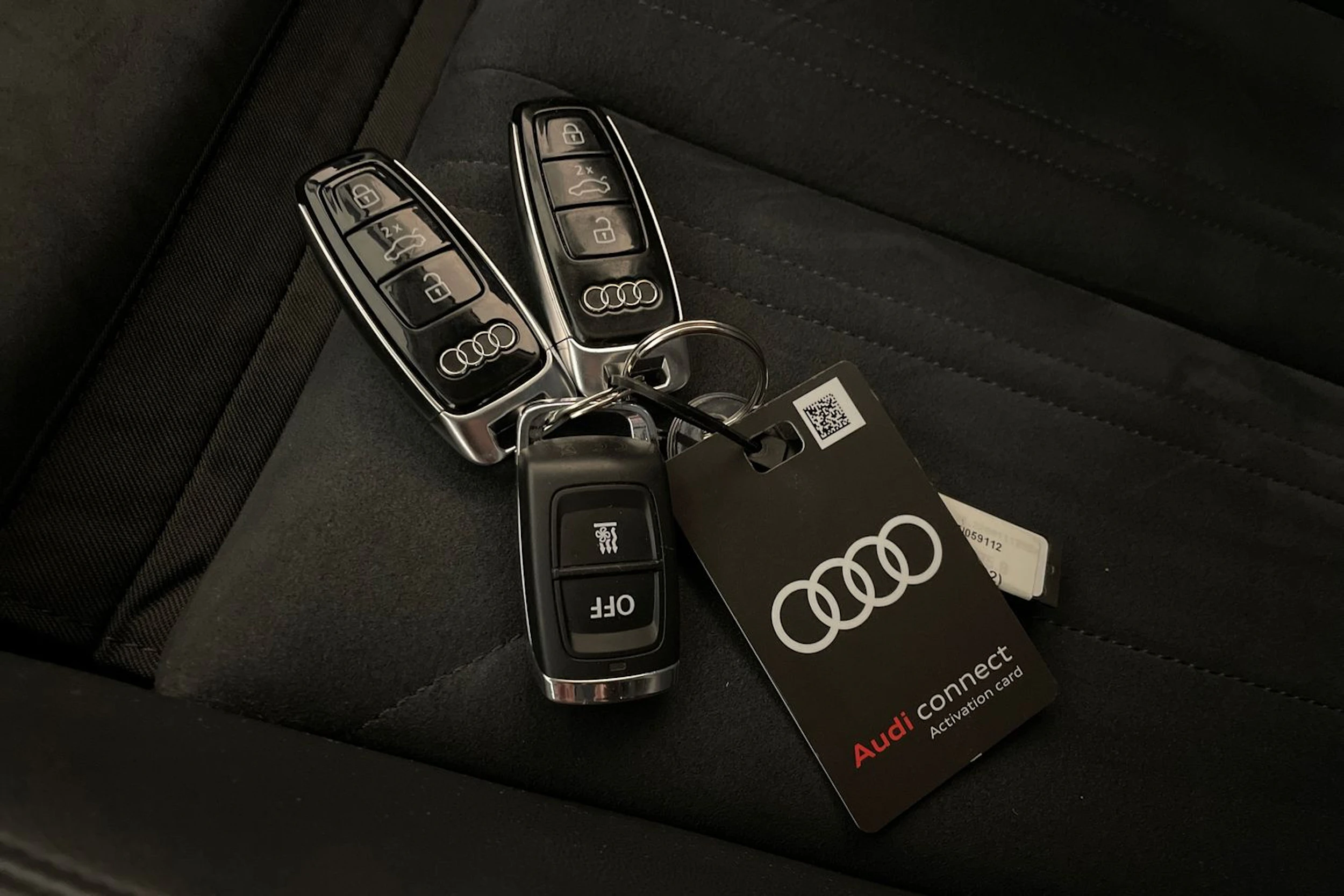 musta Audi A6 2022 kuva 21.