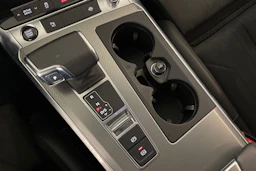 musta Audi A6 2022 kuva 23.