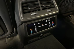 musta Audi A6 2022 kuva 25.