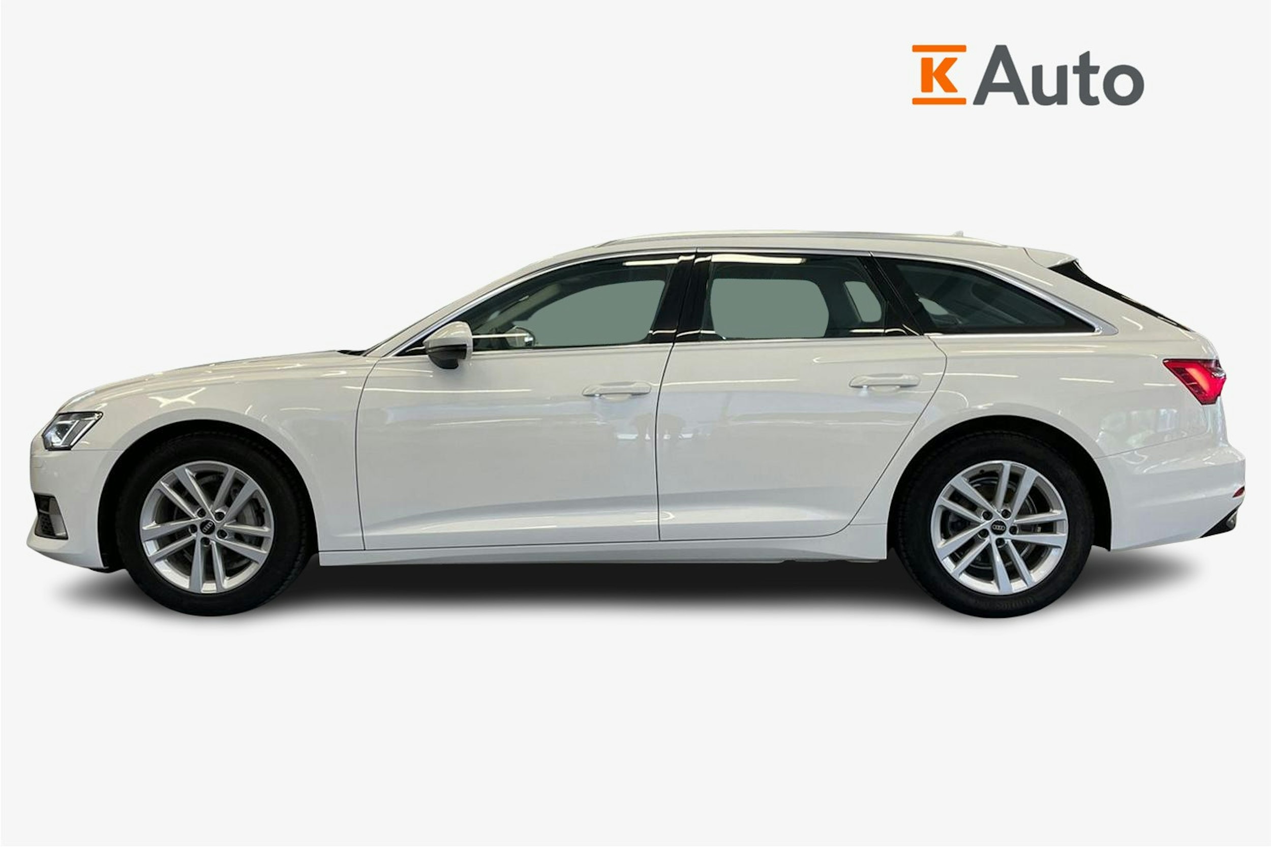 valkoinen Audi A6 2022 kuva 6.