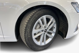 valkoinen Audi A6 2022 kuva 11.