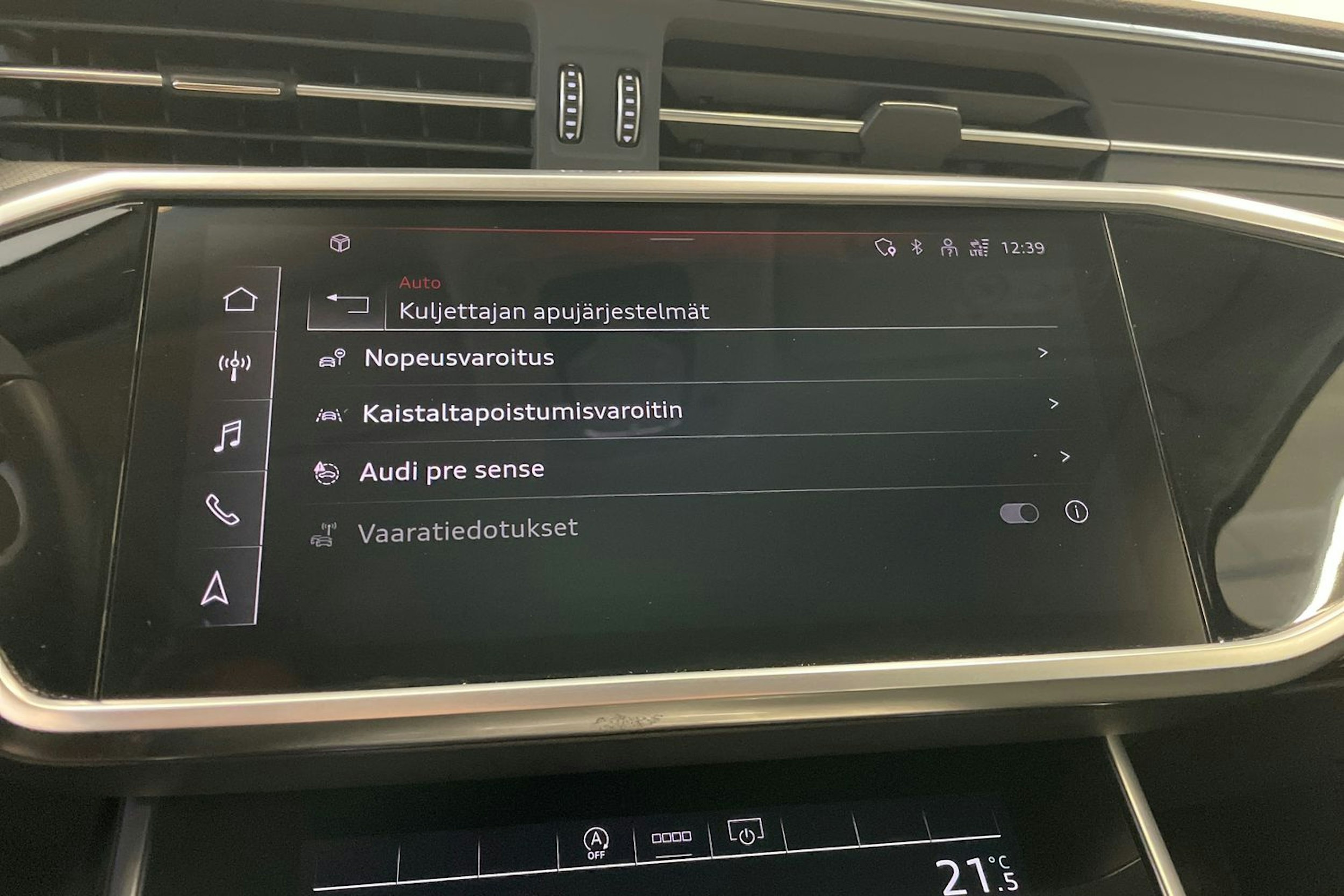 valkoinen Audi A6 2022 kuva 20.