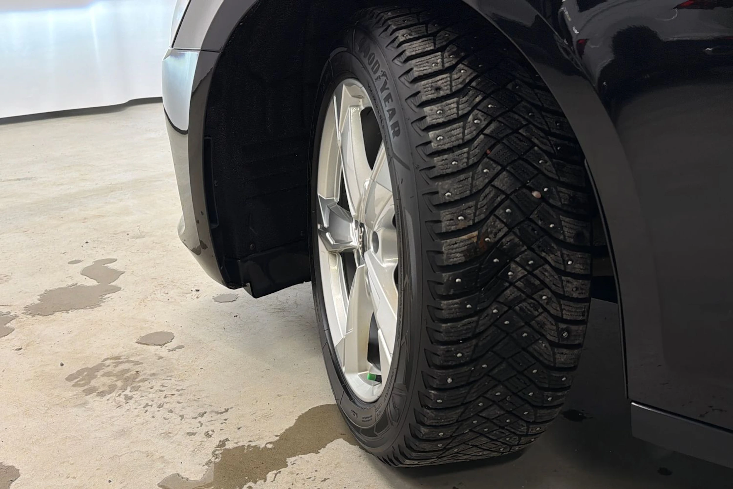 musta Audi A6 2022 kuva 10.