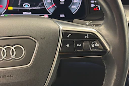 musta Audi A6 2022 kuva 13.