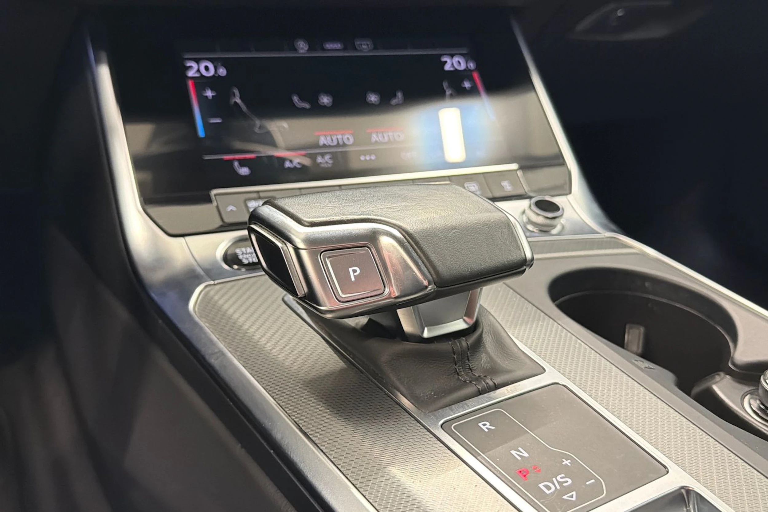 musta Audi A6 2022 kuva 20.