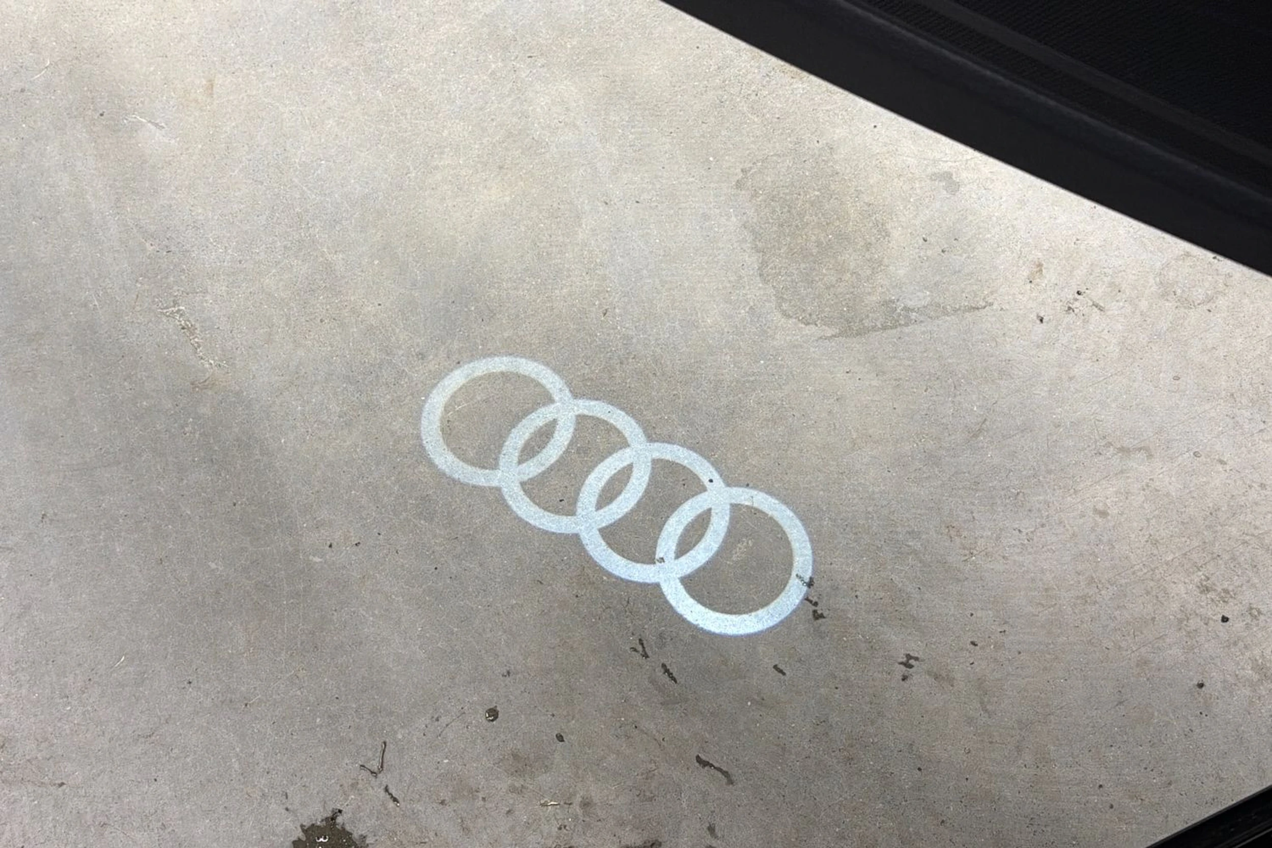 musta Audi A6 2022 kuva 21.