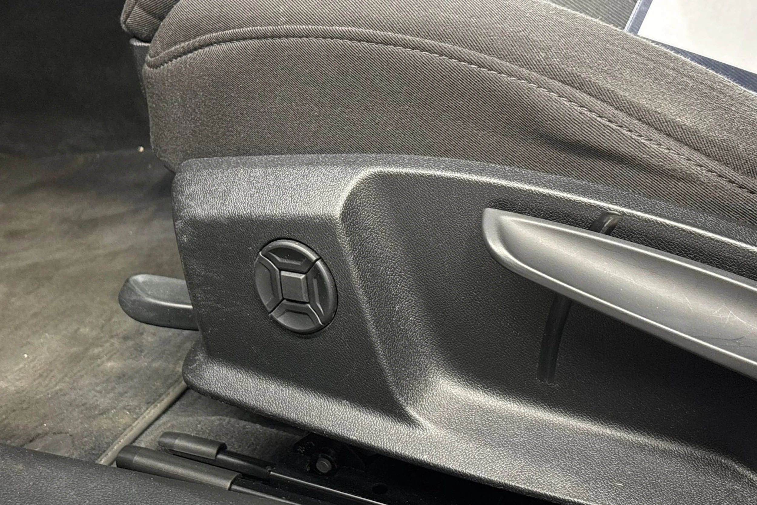 musta Audi A6 2022 kuva 36.