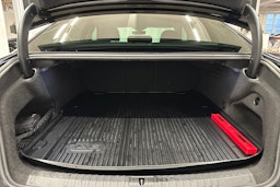 musta Audi A6 2022 kuva 13.