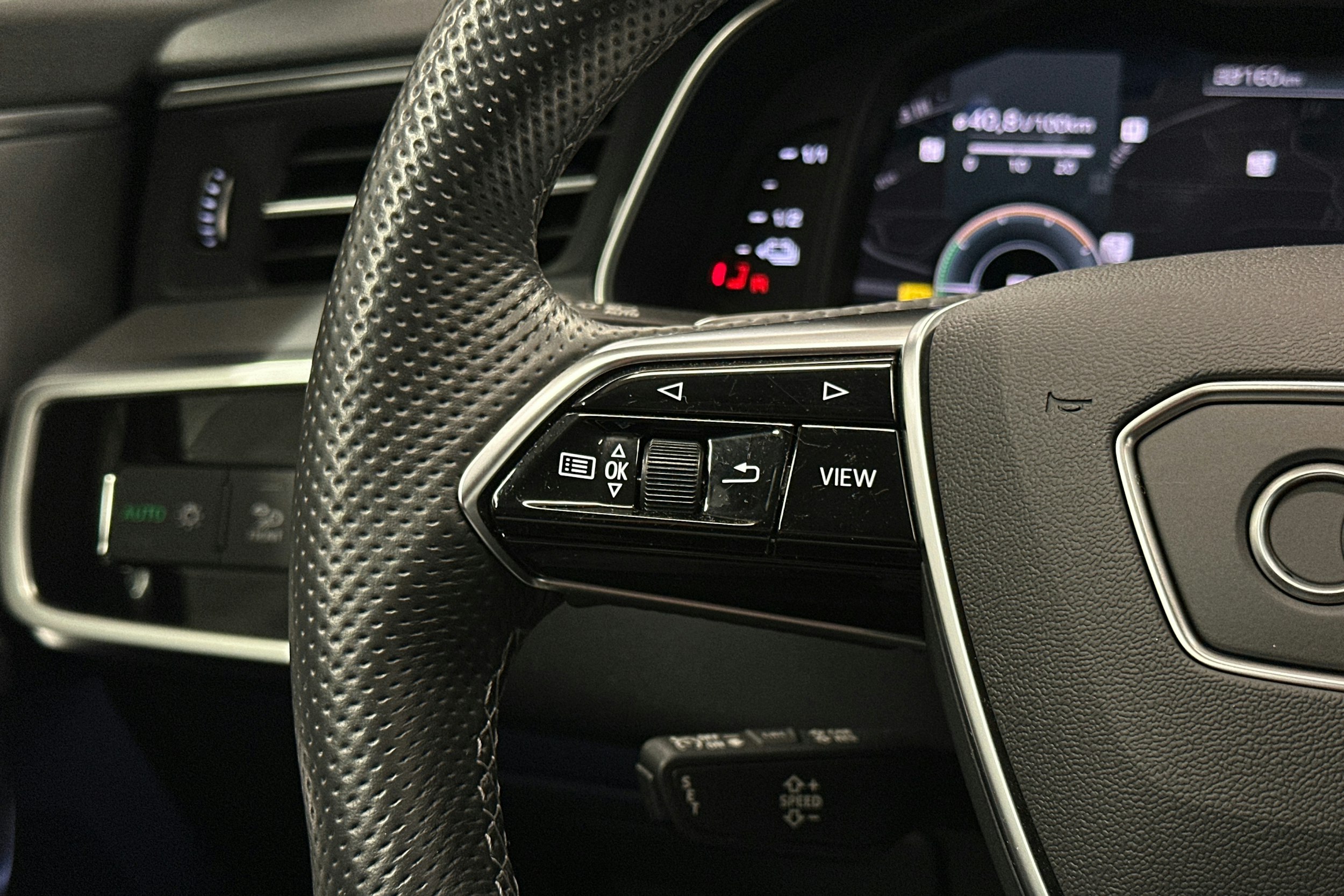 musta Audi A6 2022 kuva 18.