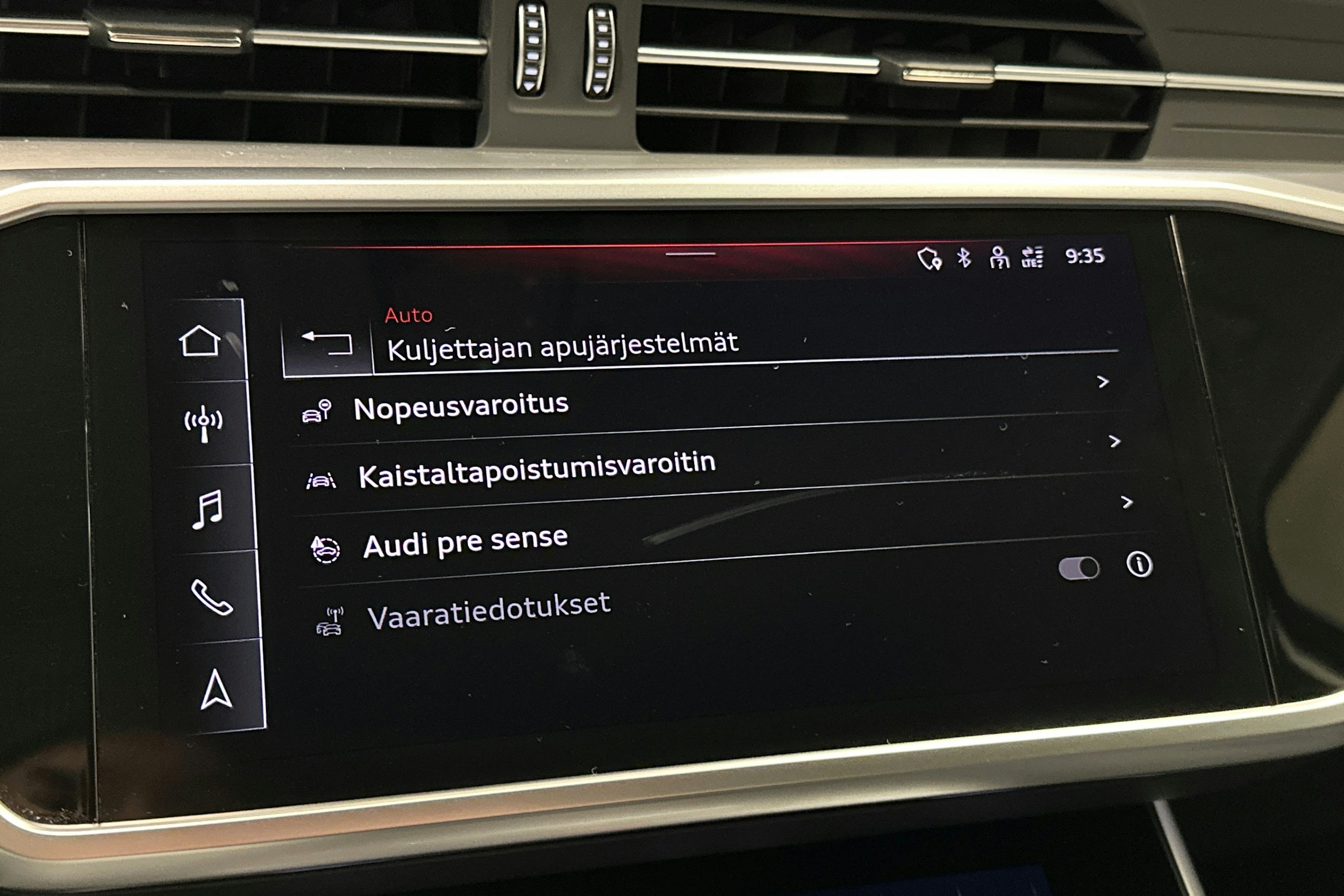 musta Audi A6 2022 kuva 25.