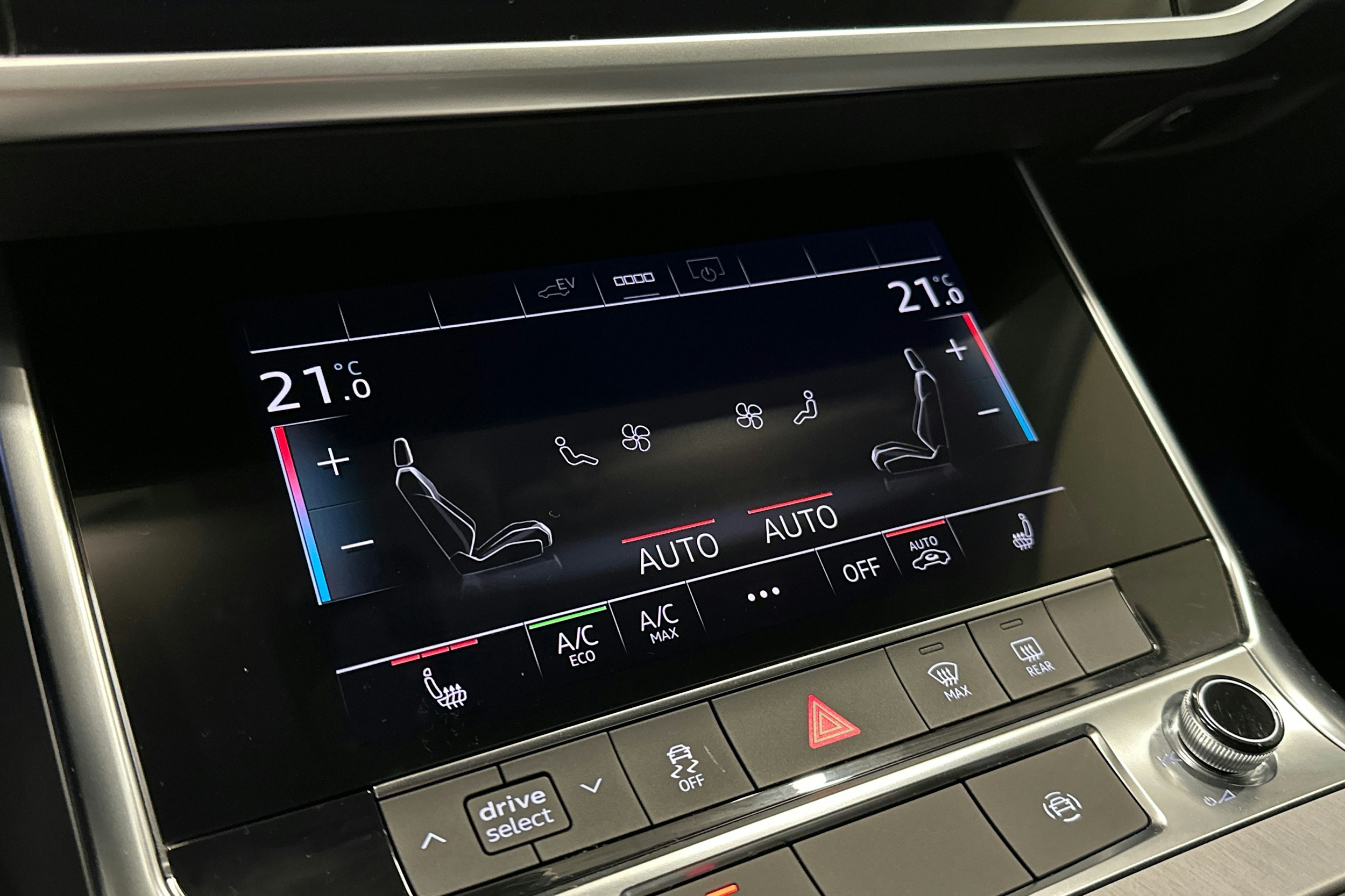 musta Audi A6 2022 kuva 27.