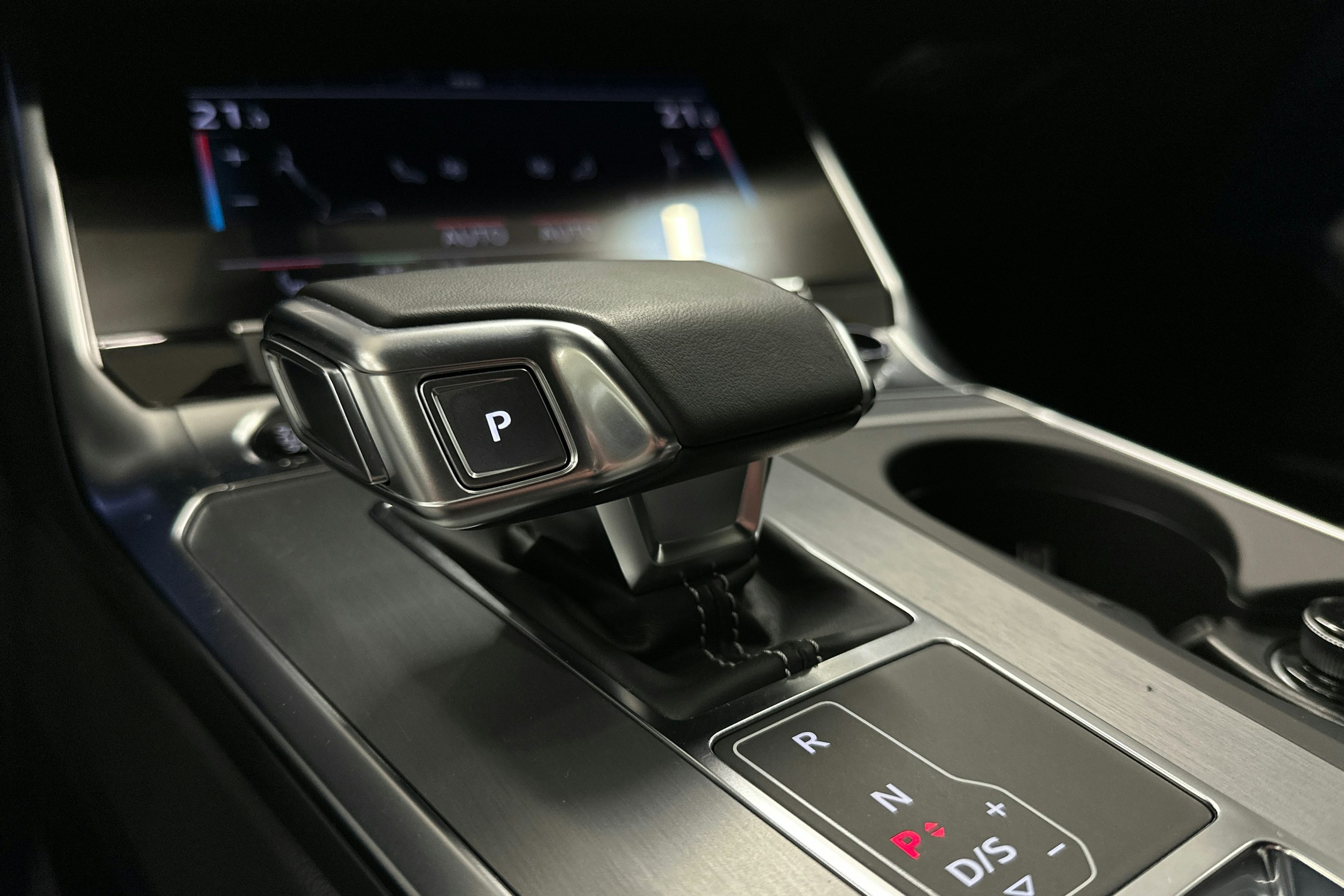 musta Audi A6 2022 kuva 28.