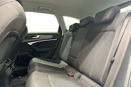 valkoinen Audi A6 2022 kuva 10.