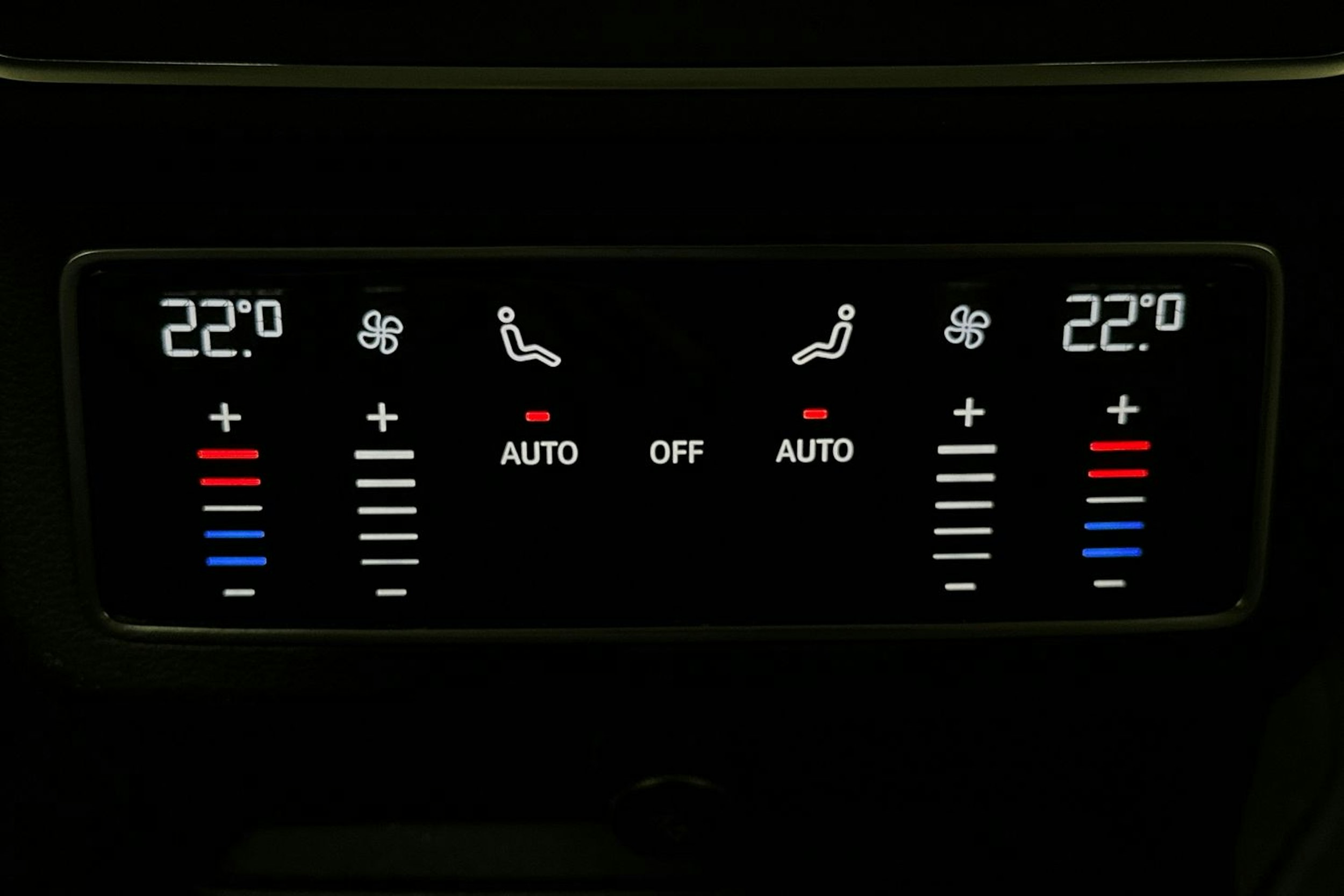 valkoinen Audi A6 2022 kuva 16.