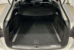valkoinen Audi A6 2022 kuva 14.