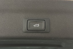valkoinen Audi A6 2022 kuva 15.
