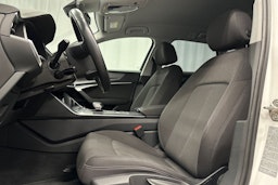 valkoinen Audi A6 2022 kuva 16.