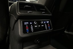 valkoinen Audi A6 2022 kuva 17.