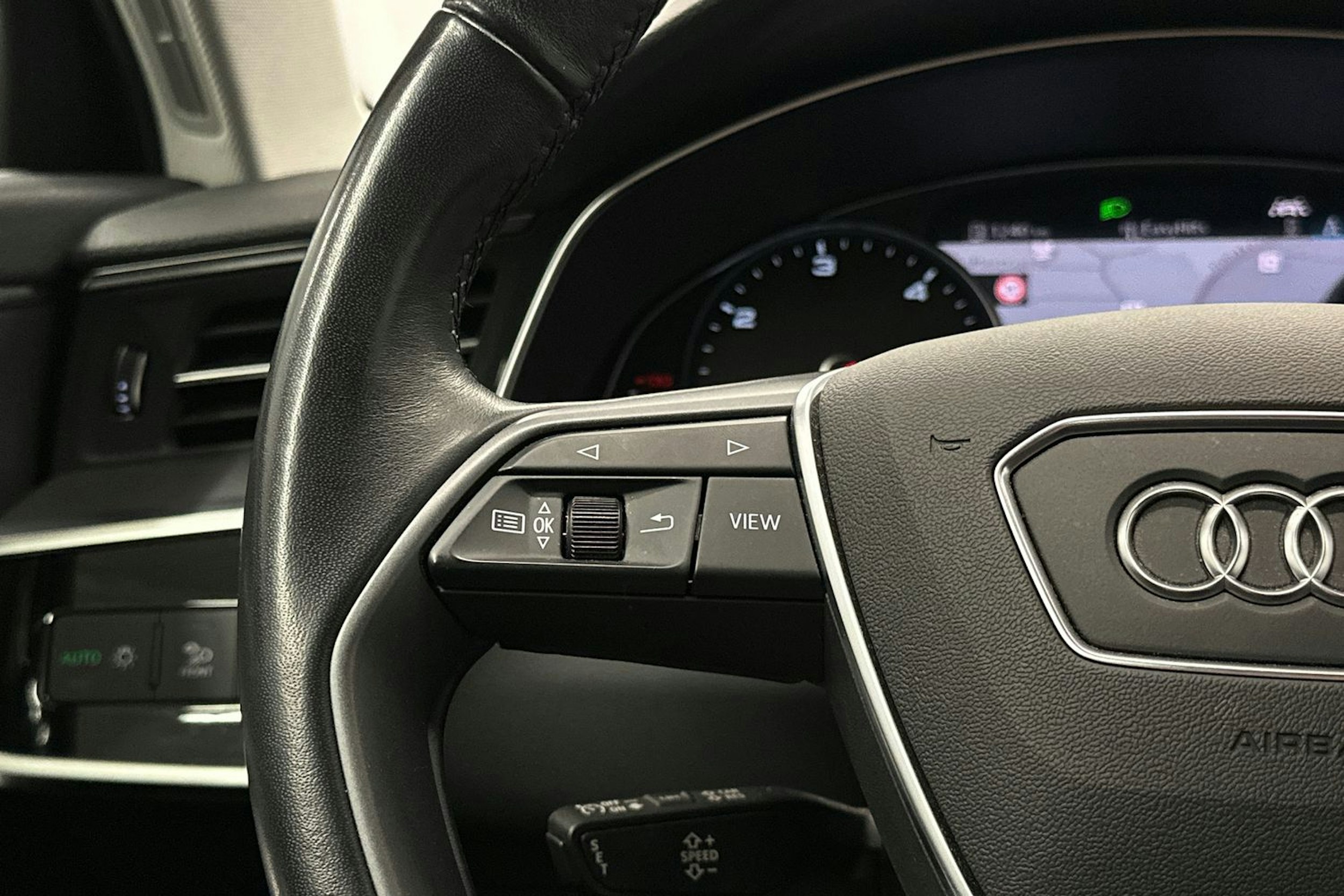 valkoinen Audi A6 2022 kuva 19.