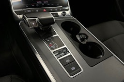 valkoinen Audi A6 2022 kuva 23.