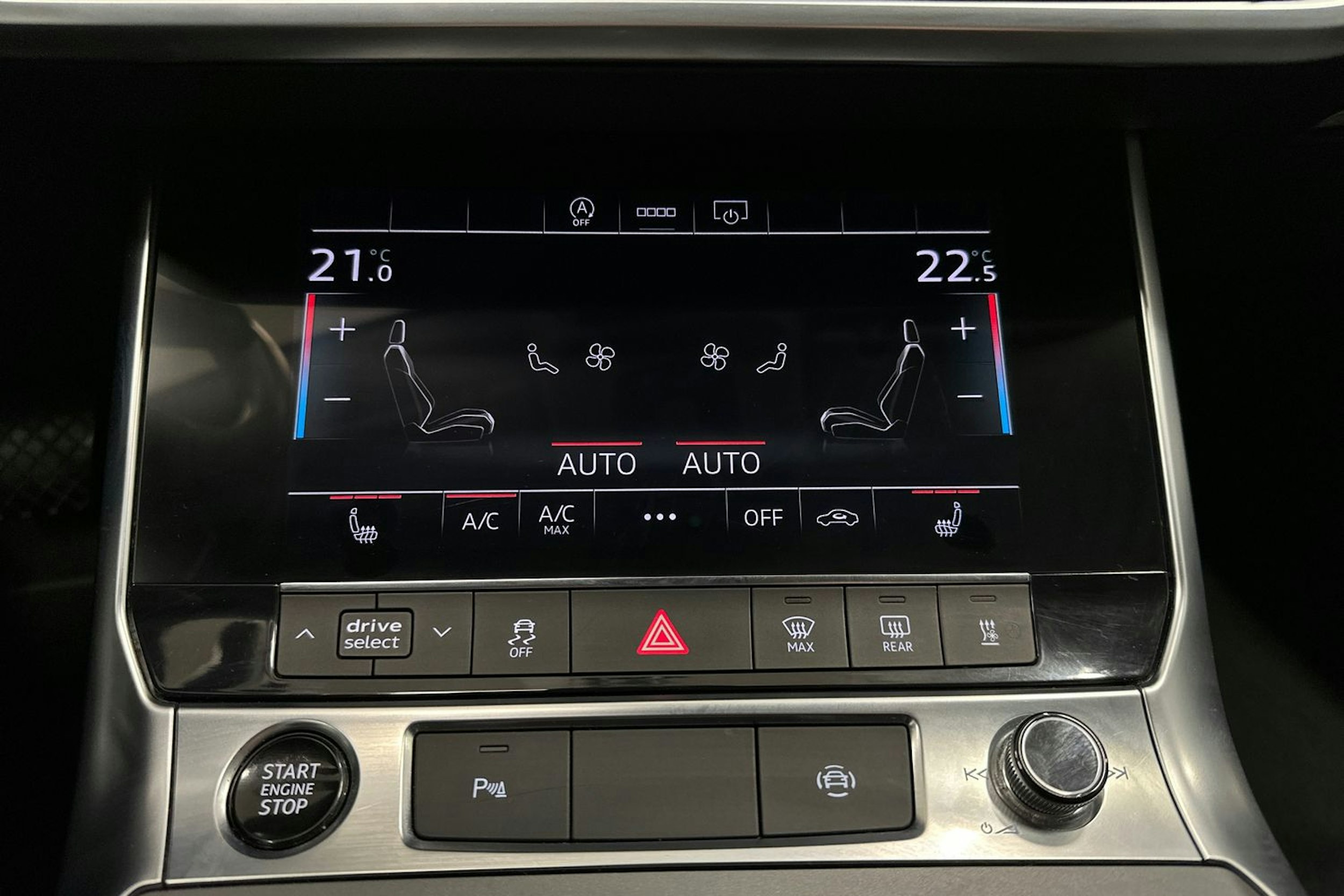valkoinen Audi A6 2022 kuva 24.