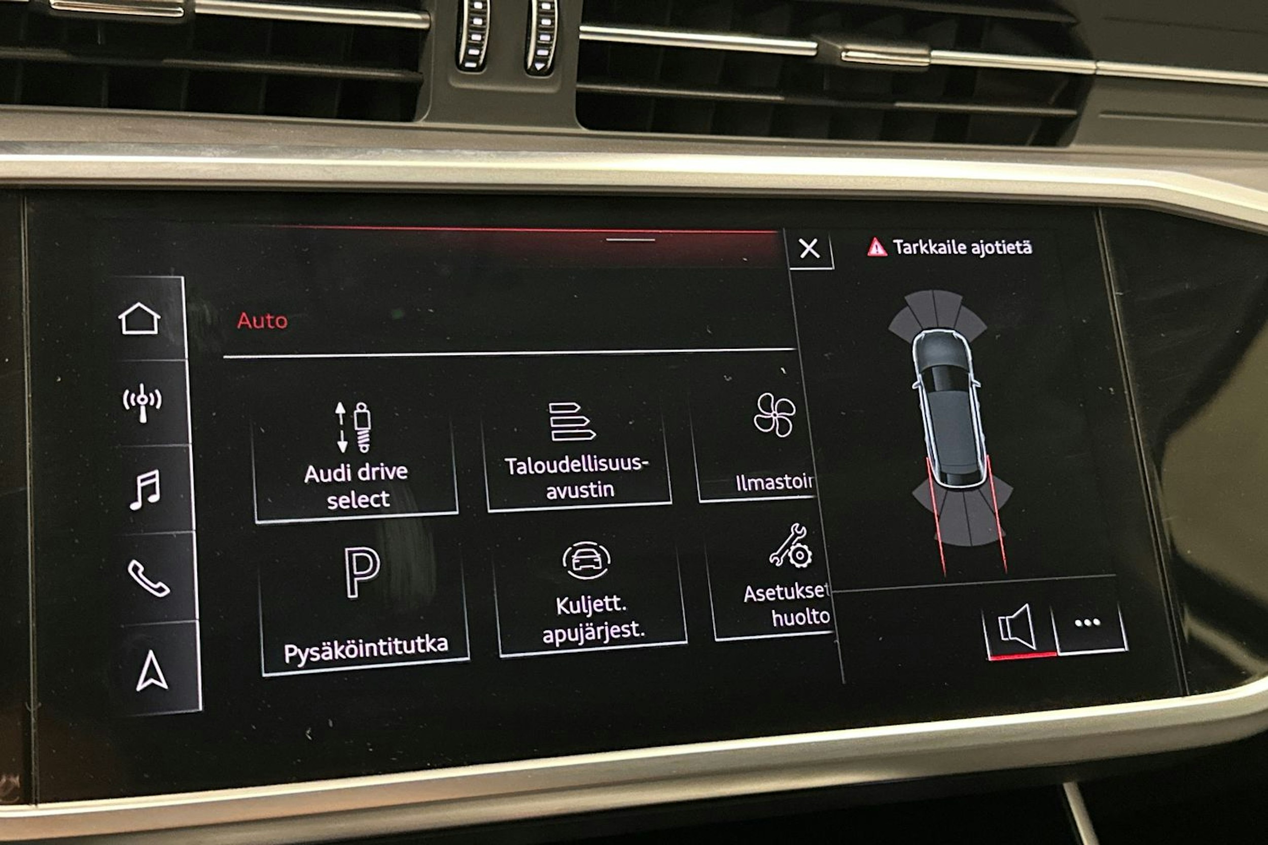 valkoinen Audi A6 2022 kuva 32.