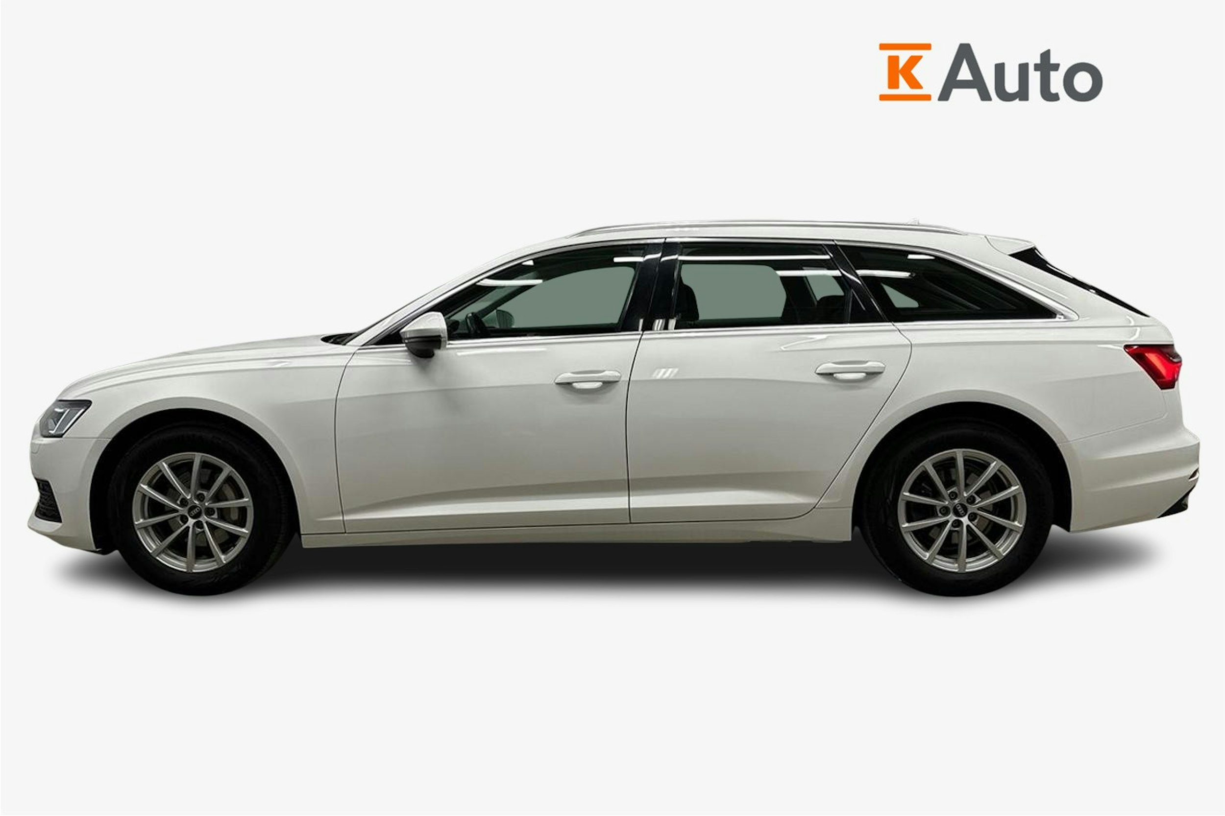 valkoinen Audi A6 2022 kuva 6.