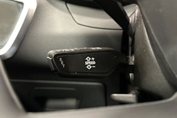 valkoinen Audi A6 2022 kuva 16.