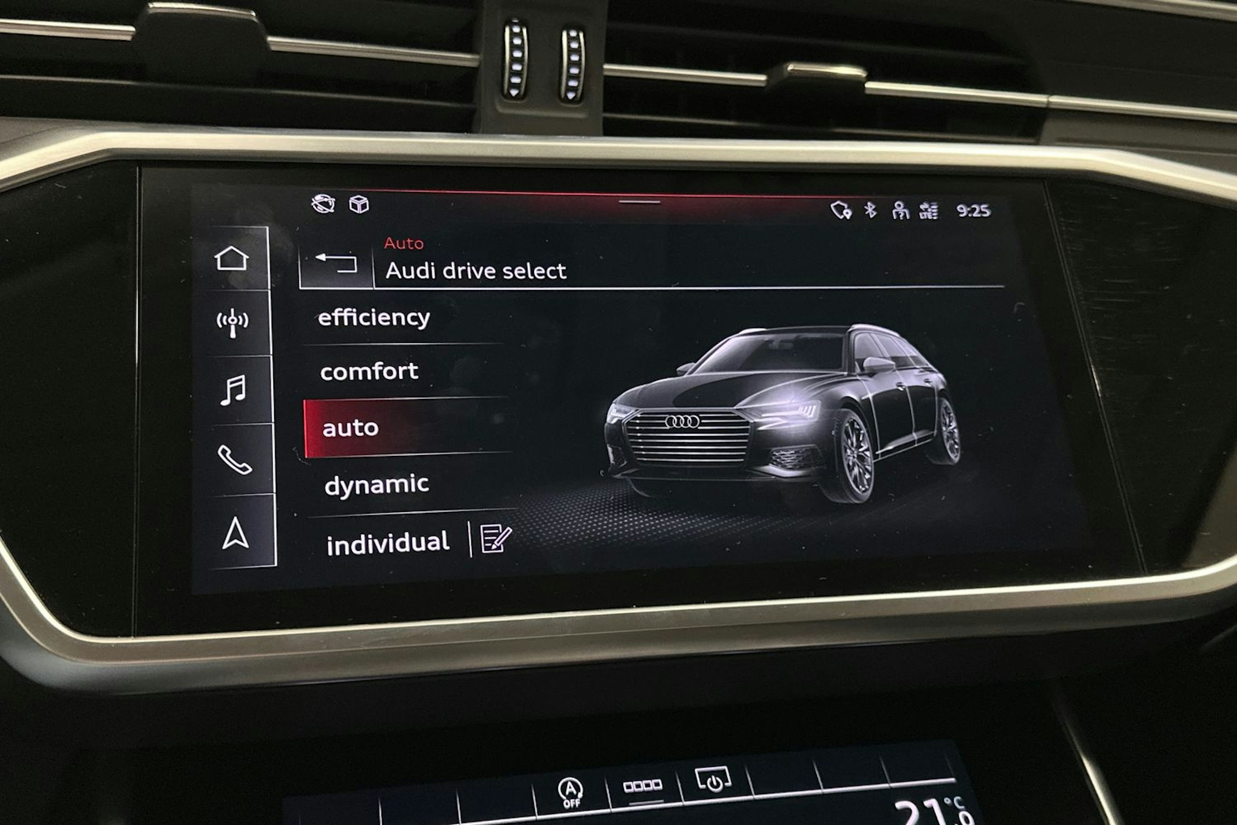 valkoinen Audi A6 2022 kuva 23.