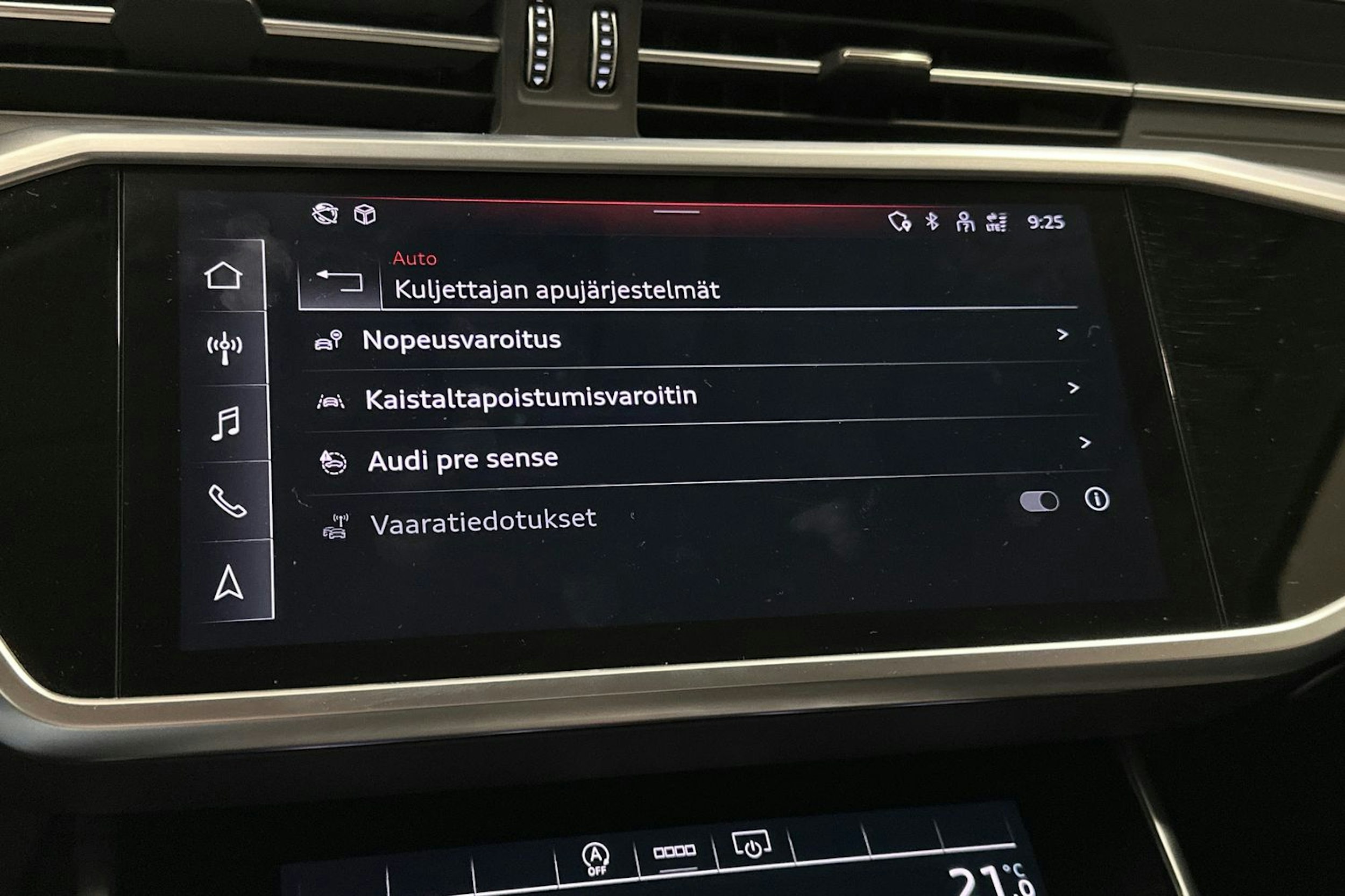 valkoinen Audi A6 2022 kuva 24.