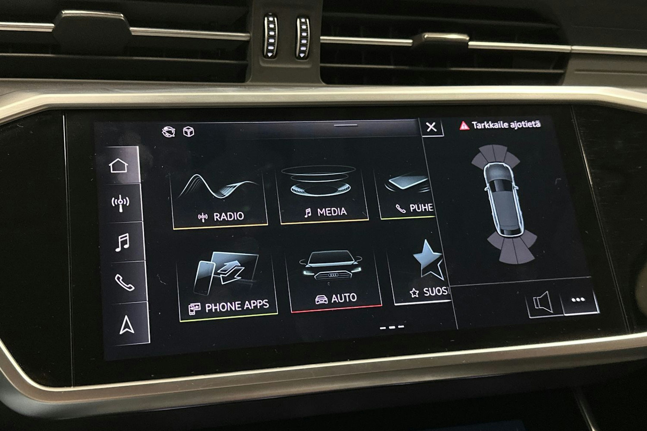 valkoinen Audi A6 2022 kuva 26.