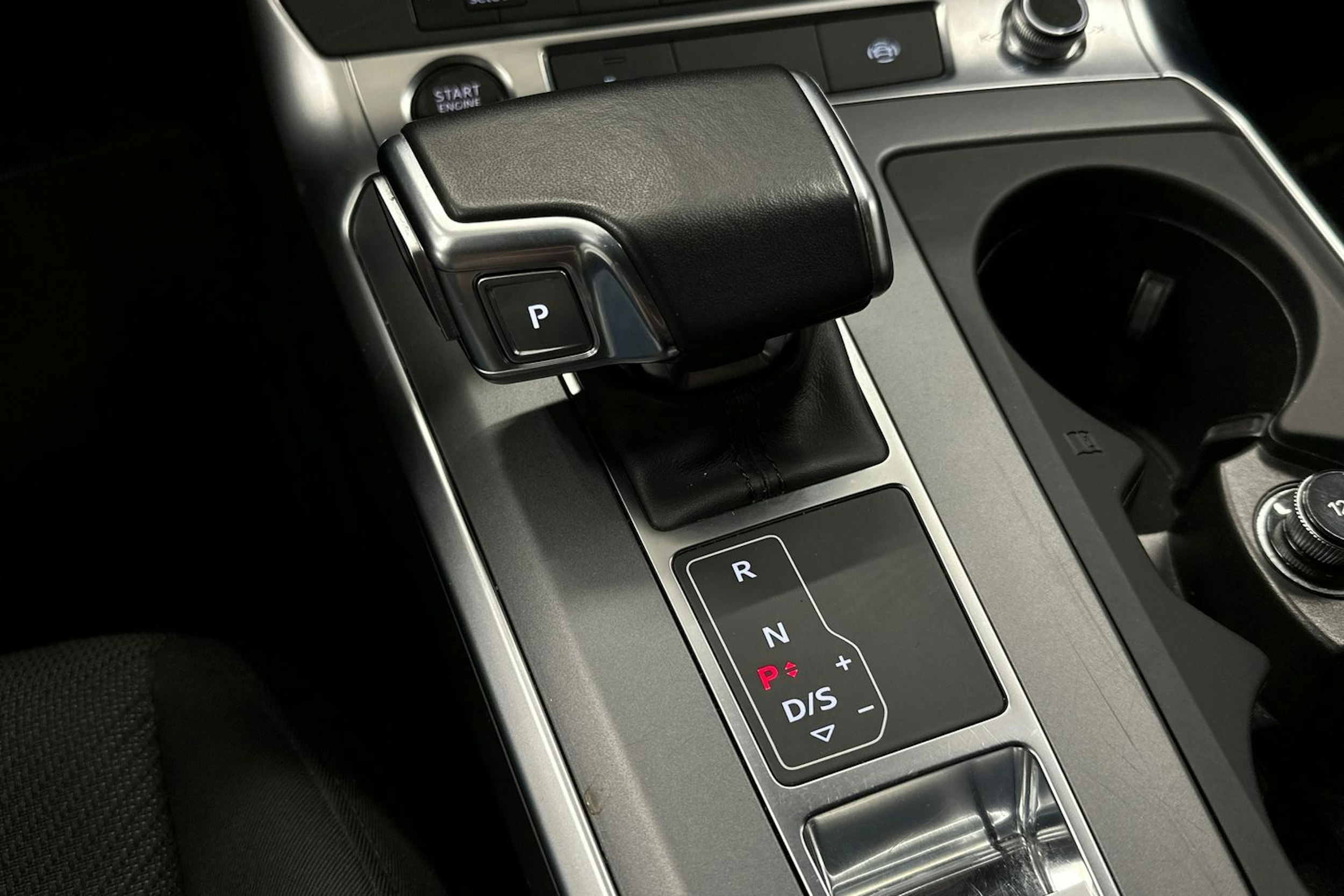 valkoinen Audi A6 2022 kuva 29.