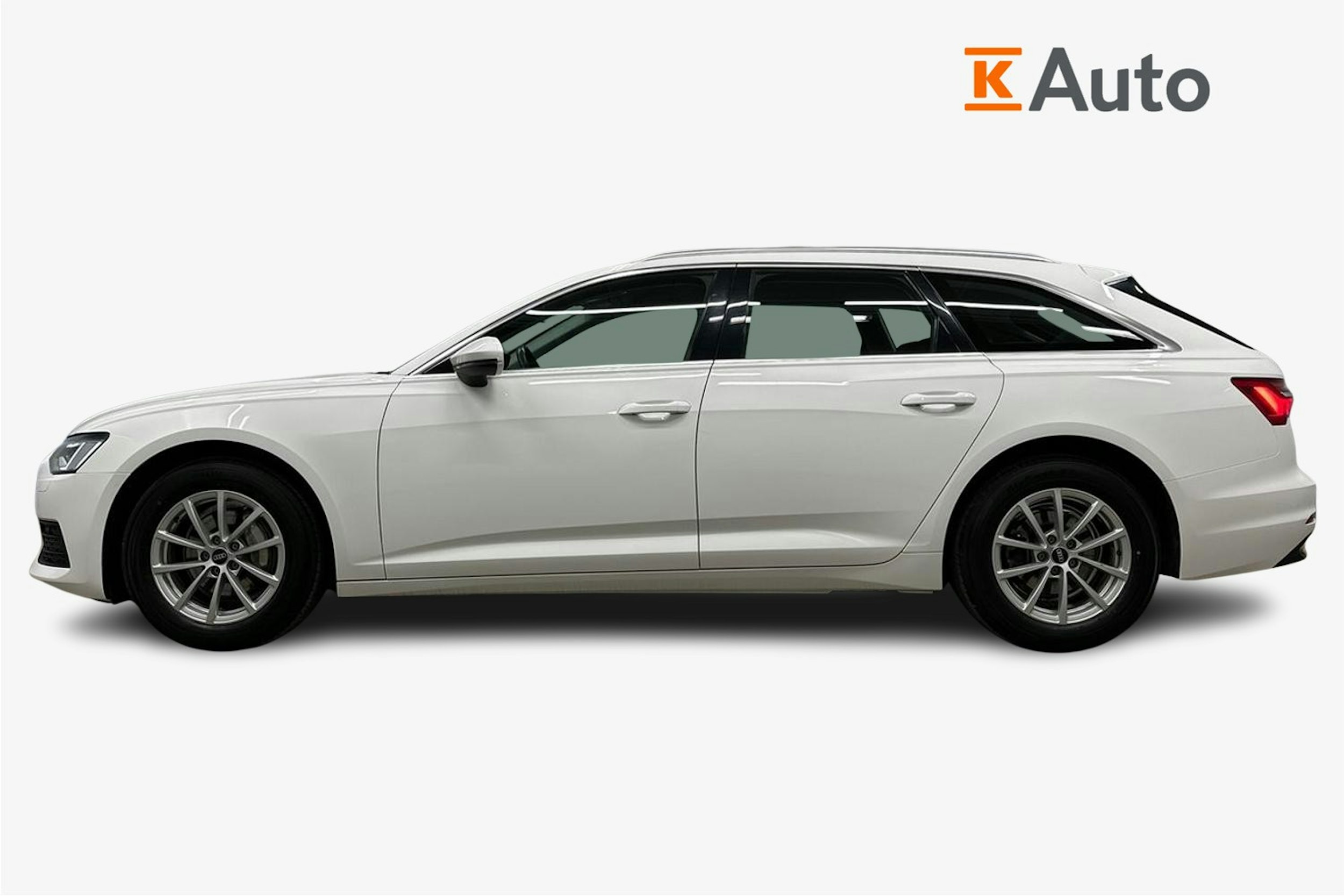 valkoinen Audi A6 2022 kuva 6.