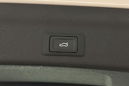 valkoinen Audi A6 2022 kuva 15.